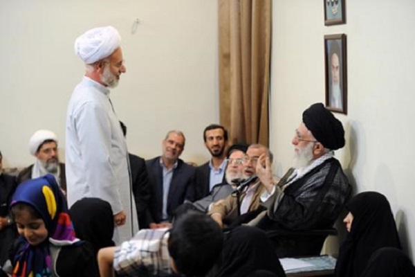 عبایی که جا ماند! +تصاویر عبایی که جا ماند! +تصاویر