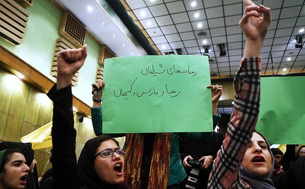 ۹دی توقیف شد؛ کیهان و رجانیوز تذکر گرفتند