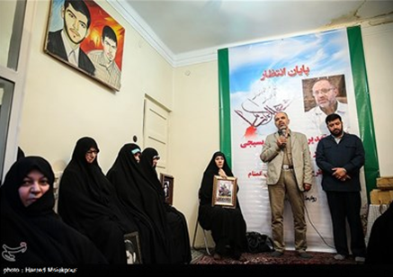 از نهیب مادر شهید به مجری تا نشاط پدر پیر و مادران قد خمیده شهدا در پایان انتظار از نهیب مادر شهید به مجری تا نشاط پدر پیر و مادران قد خمیده شهدا در پایان انتظار