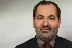 باید با پزشکان خاطی و کم توجه برخورد کرد/ عدم نظارت وزارت بهداشت بر این مسئله