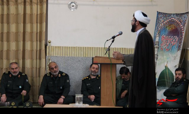 همه باید با روحیه انقلابی و جهادی در راستای تحقق شعار سال گام برداریم