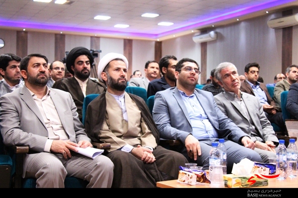 شعر فراگیرترین راهبرد فرهنگی است شعر فراگیرترین راهبرد فرهنگی است