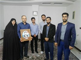 دیدار بسیجیان پایگاه امام رضا (ع) شاهرود با خانواده شهید مهدی بیدی دیدار بسیجیان پایگاه امام رضا (ع) شاهرود با خانواده شهید مهدی بیدی