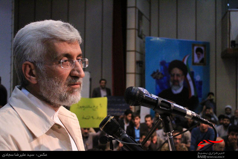گزارش دهید 700 هزار میلیارد خلق نقدینگی به کجا رفته است؟/هدف ما جاری شدن تفکر انقلابی در جامعه است/لازمه تحقق شعار«ما می‌توانیم» دیپلماسی اقتدار است
