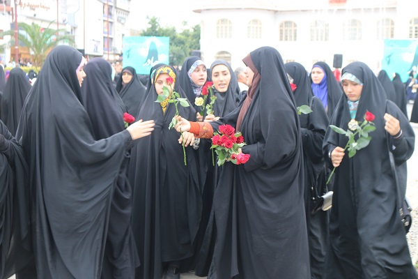 تصاویر تجمع حامیان عفاف و حجاب در پیاده راه فرهنگی رشت