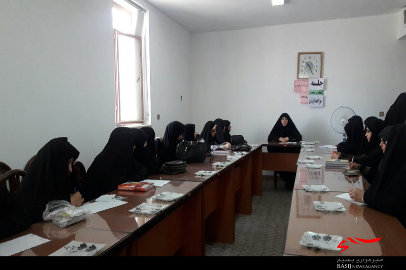 حفظ آگاهانه عفاف و حجاب عامل موثر در برابر هجوم فرهنگ غرب