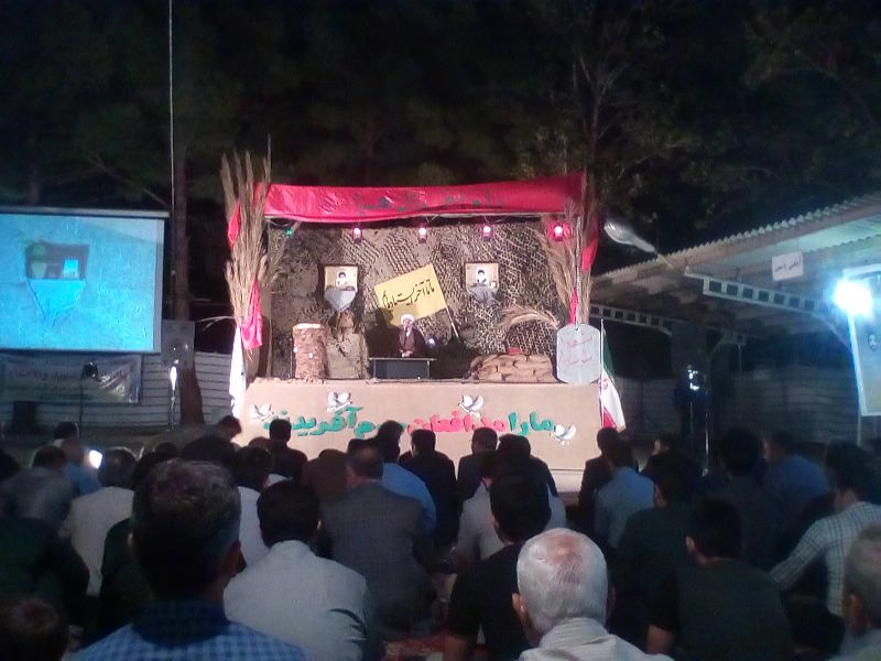 مقاومت رمز پیروزی ملت ماست/در اقتصاد و فرهنگ و دیپلماسی باید مقاومت همراه با صبر داشت