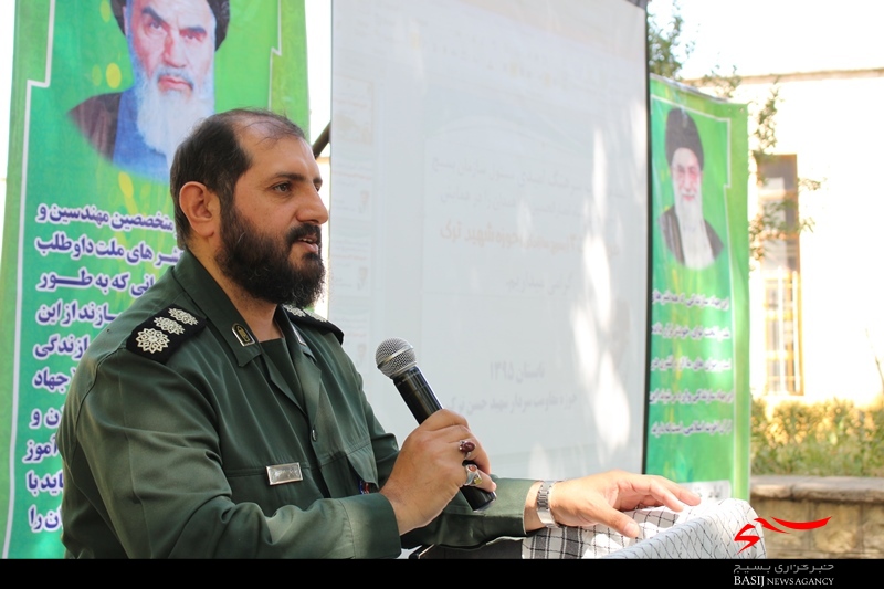 بی‌بصیرت‌ها در جامعه ارزش‌ها را زیر سوال می‌برند/ امروز عده‌ای پایشان به سمت بیگانه سُر خورده است