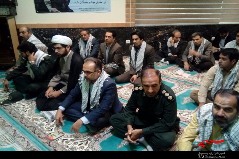 آرامش و زندگی تحت لوای دین از برکات نعمت ولایت است آرامش و زندگی تحت لوای دین از برکات نعمت ولایت است