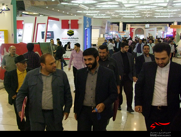 بازدید رییس سازمان بسیج اصناف بازاریان و تجار کشور از بیست و سومین نمایشگاه مطبوعات بازدید رییس سازمان بسیج اصناف بازاریان و تجار کشور از بیست و سومین نمایشگاه مطبوعات