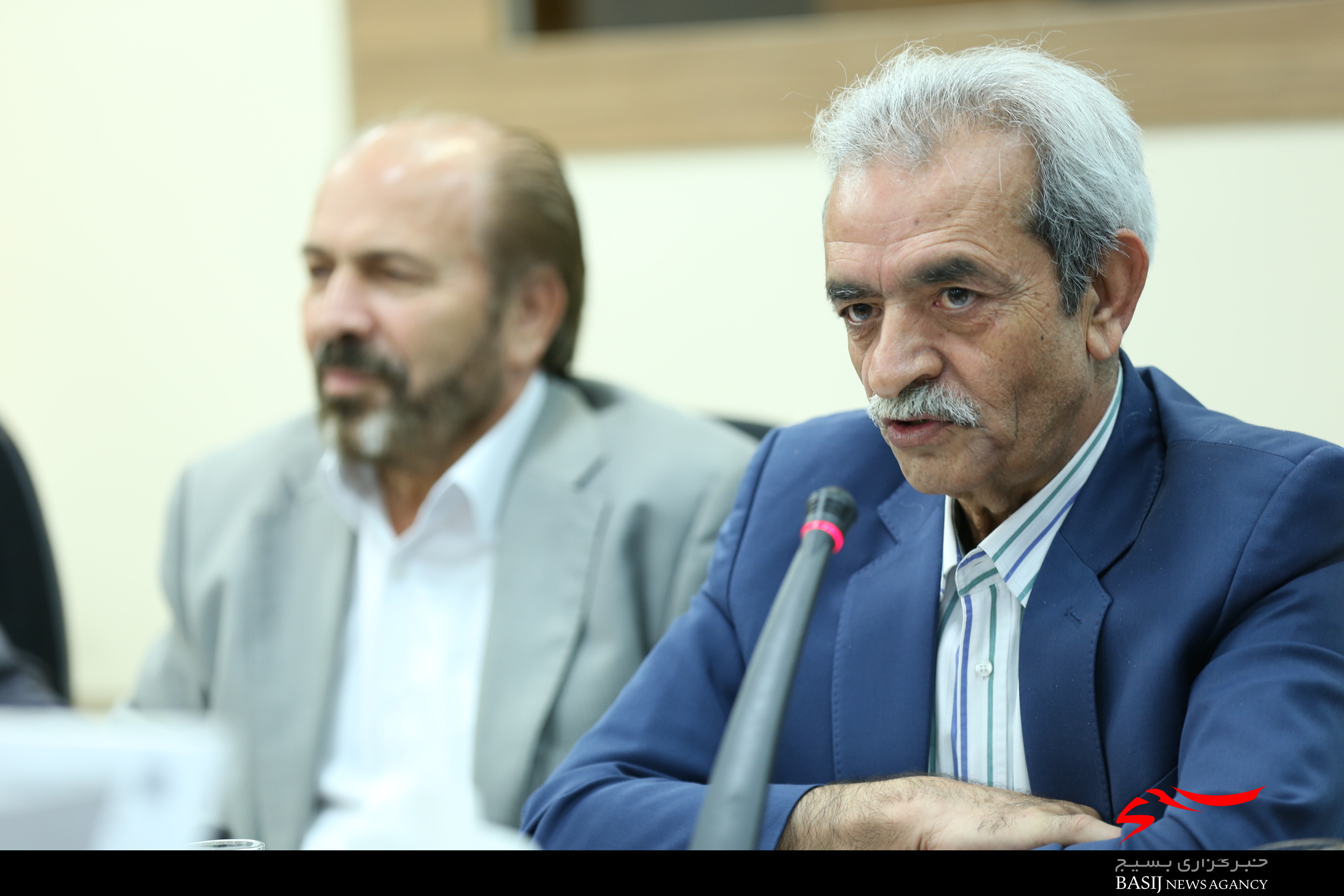 لوکس جلوه دادن کالای خارجی آفت تولید ملی/ در جنگ اقتصادی امروز، بسیج حامی فعالان اقتصادی است