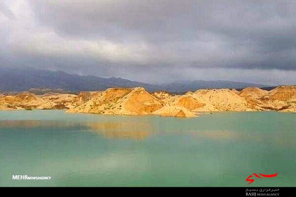 خودنمایی بردخون در کنار خلیج فارس/ محصور میان کوه و دشت و دریا خودنمایی بردخون در کنار خلیج فارس/ محصور میان کوه و دشت و دریا