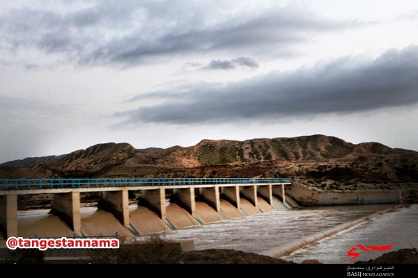 امیدوارم سال ۹۷ شاهد احداث نگارخانه در شهر اهرم باشیم