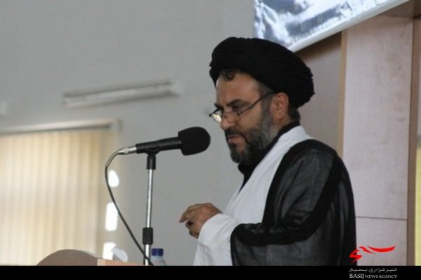 دولت باید مشکلات اقتصادی اقشار ضعیف را حل کند