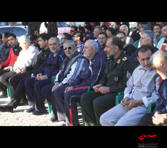 همایش بزرگ پیاده روی کارکنان نیروهای مسلح بوشهر برگزار شد همایش بزرگ پیاده روی کارکنان نیروهای مسلح بوشهر برگزار شد