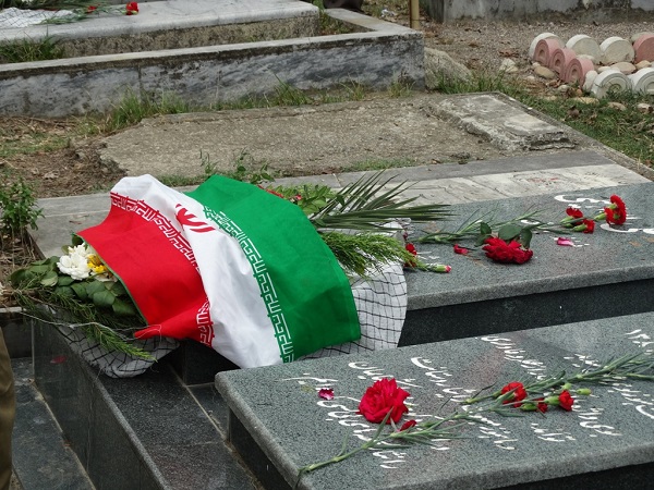 مراسم غبار روبی گلزار شهدا در دهه مبارک فجر مراسم غبار روبی گلزار شهدا در دهه مبارک فجر