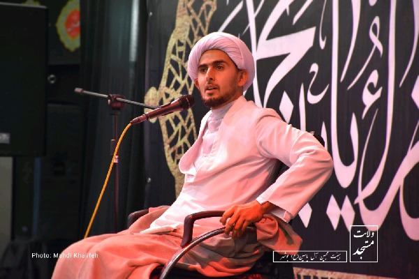خون شهدا آب حیاتی است که درخت انقلاب اسلامی را تنومندتر خواهد کرد.