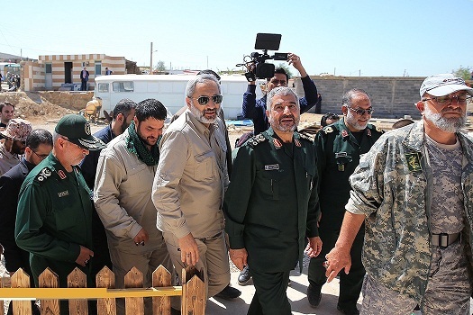 سپاه تهران نشان داد که می‌ توان ظرف یک ماه منزل مسکونی برای زلزله‌زدگان ساخت