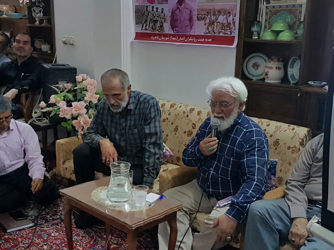 داستان سری که رفت! و پیشانی بند یا حسین شهیدی که بر آن بسته شد! داستان سری که رفت! و پیشانی بند یا حسین شهیدی که بر آن بسته شد!