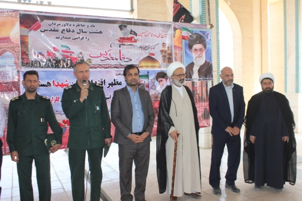 غبارروبي گلزار شهدا بهمناسبت هفته دفاع مقدس در شهرستان دشتی