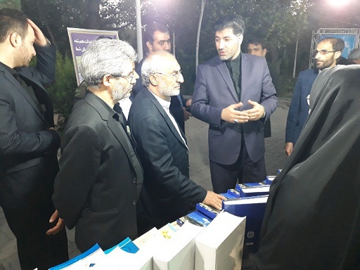 بازدید رئیس کمیسیون آموزش و تحقیقات مجلس از نمایشگاه یاد یاران