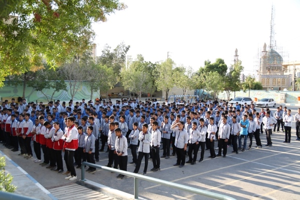 مانور پدافند غیرعامل در مدرسه شهید پرهیزکار کنگان اجرا شد مانور پدافند غیرعامل در مدرسه شهید پرهیزکار کنگان اجرا شد