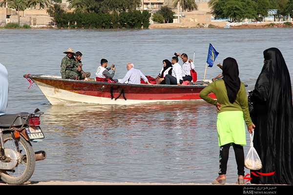 20 گروه جهادی در شهرستان باوی مشغول خدماترسانی هستند/ آب بیش تر روستاهای سیل زده تخلیه شده است 20 گروه جهادی در شهرستان باوی مشغول خدماترسانی هستند/ آب بیش تر روستاهای سیل زده تخلیه شده است