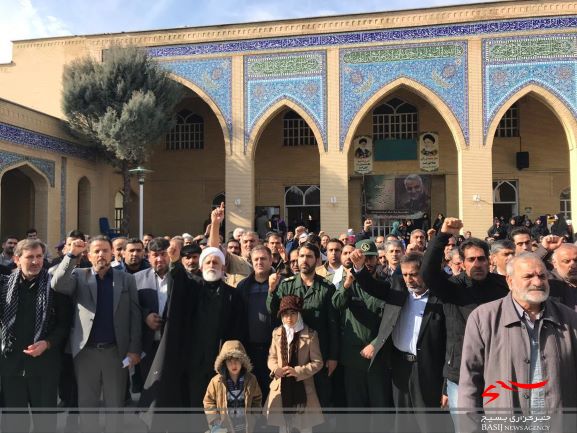 گزارش تصویری از برگزاری نماز جمعه / راهپیمایی / گلباران قبور شهدای گمنام در مسجد ولیعصر شهر مهاجران