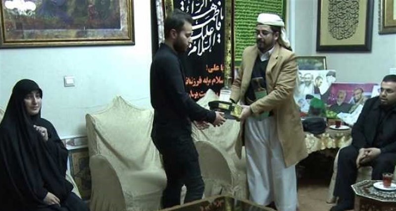 حضور سفیر یمن در تهران در منزل حاج قاسم حضور سفیر یمن در تهران در منزل حاج قاسم