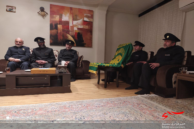 خادمین بارگاه منور رضوی با خانواده شهیده «نقیبی» در همدان دیدار کردند خادمین بارگاه منور رضوی با خانواده شهیده «نقیبی» در همدان دیدار کردند