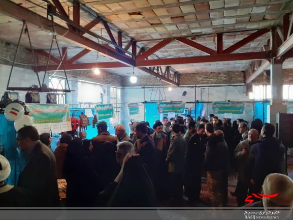 افتتاح نمایشگاه اقتصاد مقاومتی در مصلای شهر شازند افتتاح نمایشگاه اقتصاد مقاومتی در مصلای شهر شازند