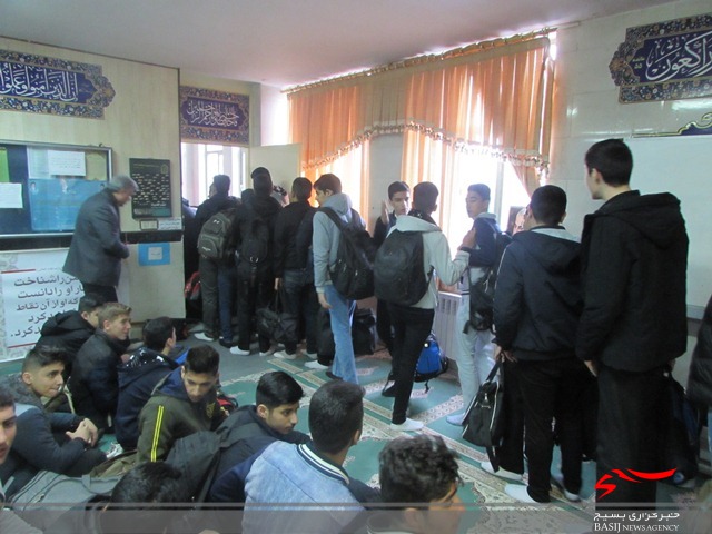 گزارش تصویری از مراسم بدرقه کاروان راهیان نور