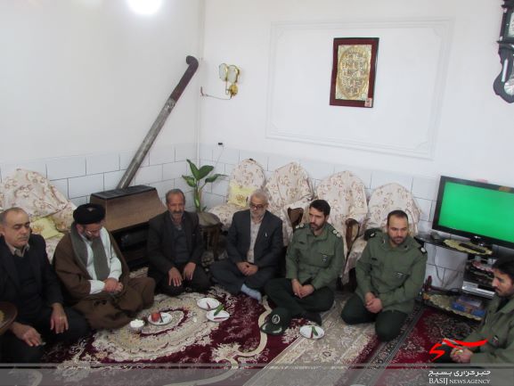 گزارش تصویری از دیدار با خانواده شهداوخانواده محرومین/گلباران مزار شهدا