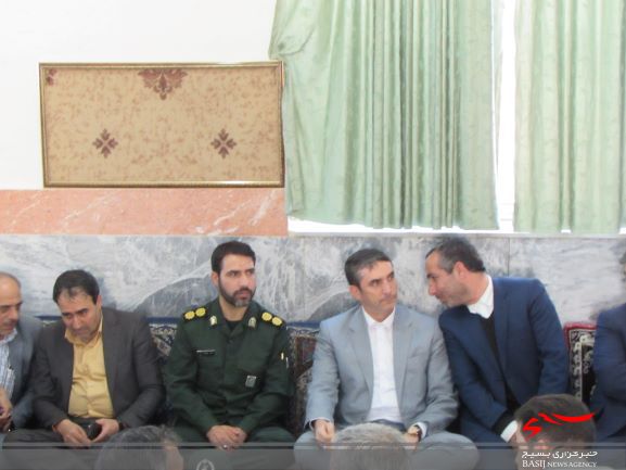 گزارش تصویری از ملاقات مردمی در روستای علی آباد شهرستان شازند گزارش تصویری از ملاقات مردمی در روستای علی آباد شهرستان شازند