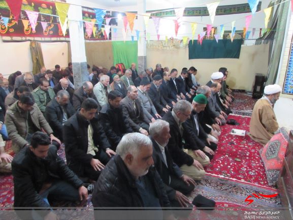 گزارش تصویری از گرامیداشت سالگرد پبروزی انقلاب اسلامی /دیدار با خانواده شهید در شهر آستانه