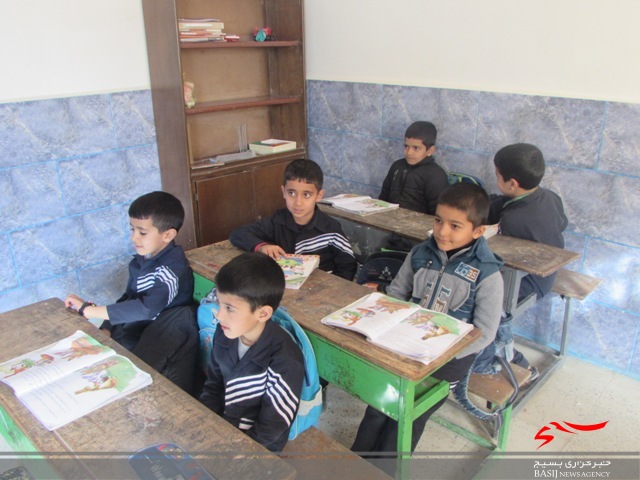 افتتاحیه مدرسه باز سازی شده در روستای موچان شهرستان شازند