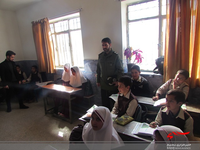 افتتاحیه مدرسه باز سازی شده در روستای موچان شهرستان شازند