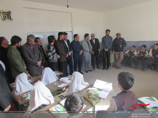 افتتاحیه مدرسه باز سازی شده در روستای موچان شهرستان شازند