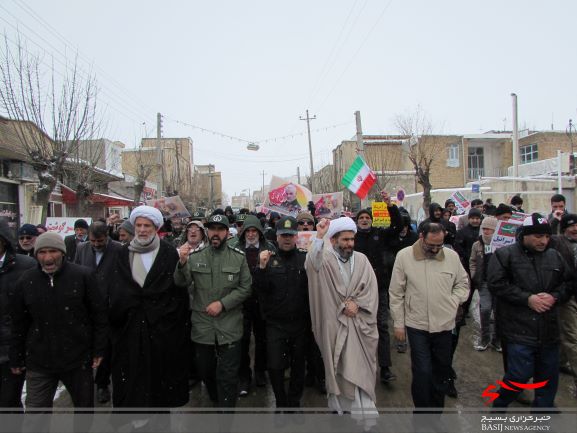 برگزاری راهپیمایی 22 بهمن در شهر آستانه با حضور پرشور مردم و با سخنرانی جناب سرهنگ مهجوری