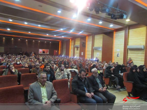 گزارش تصویری از برگزاری مراسم گرامیداشت سردار سلیمانی در مدارس شهر شازند