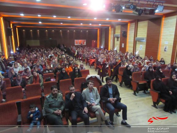 گزارش تصویری از برگزاری مراسم گرامیداشت سردار سلیمانی در مدارس شهر شازند