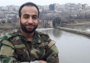 نماز حاج قاسم با تربت شهید مدافع حرم نماز حاج قاسم با تربت شهید مدافع حرم
