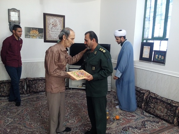 سرکشی از خانواده معلم شهید خضر نامور سرکشی از خانواده معلم شهید خضر نامور
