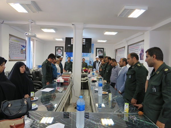 تجلیل از مربیان نمونه عقیدتی سیاسی سپاه دلوار تجلیل از مربیان نمونه عقیدتی سیاسی سپاه دلوار