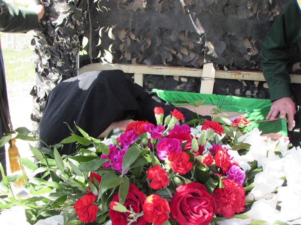 پیکر جانباز شهید غلامرضا رفیعی در شازند تشییع شد