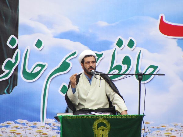 دشمنان ما به دنبال سیاست حجاب هراسی هستند دشمنان ما به دنبال سیاست حجاب هراسی هستند