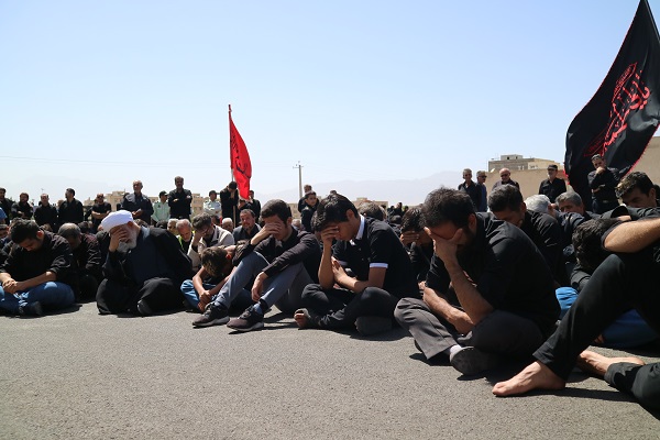 برگزاری مراسم سوگواری  روز عاشورا در شهر مهاجران شازند