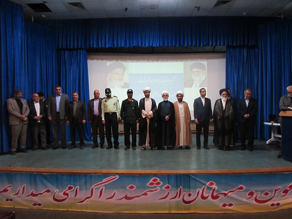 مراسم تجلیل و تکریم امام جمعه شازند مراسم تجلیل و تکریم امام جمعه شازند