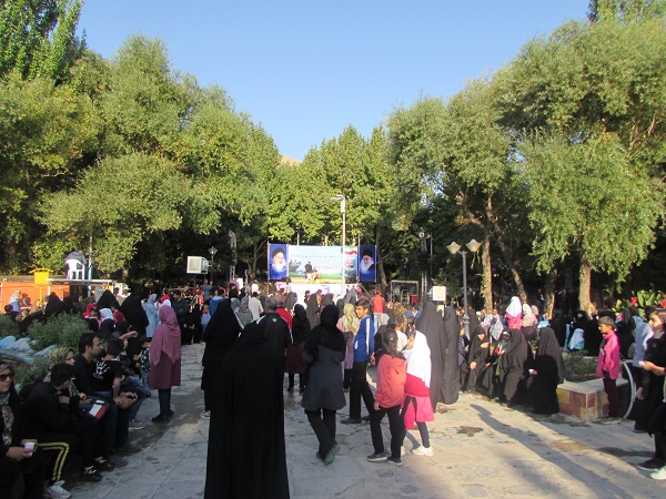 همایش بزرگ  پیاده روی خانوادگی به مناسبت هفته ناجا در شهرستان شازند برگزار گردید