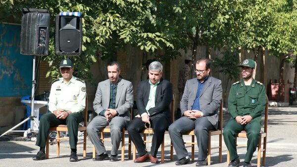 مراسم صبحگاه مشترک نیرو های مسلح شهرستان شازند به مناسبت آغاز هفته دفاع مقدس برگزار شد